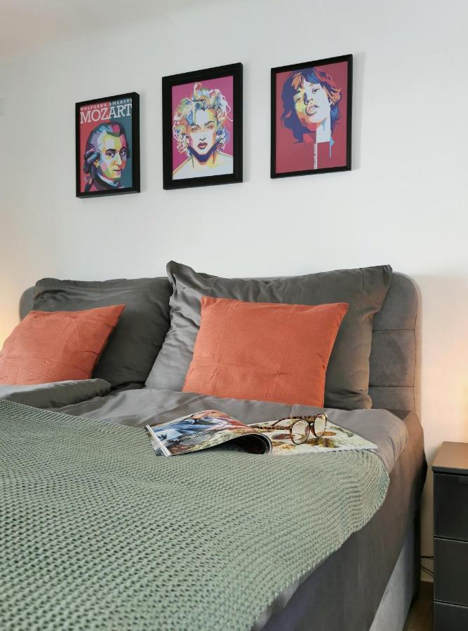 Neues City Center Piano Appartement Mit Netflix كلاغنفورت المظهر الخارجي الصورة