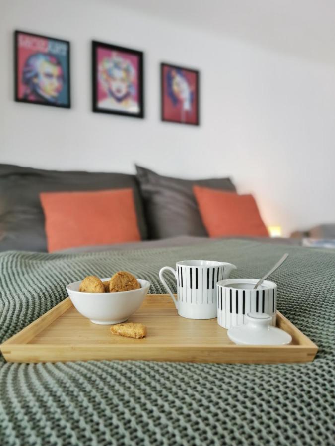 Neues City Center Piano Appartement Mit Netflix كلاغنفورت المظهر الخارجي الصورة
