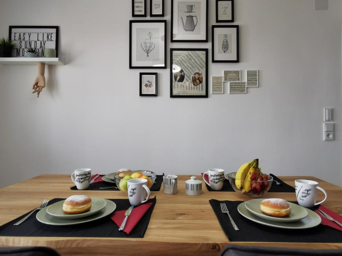 Neues City Center Piano Appartement Mit Netflix كلاغنفورت المظهر الخارجي الصورة