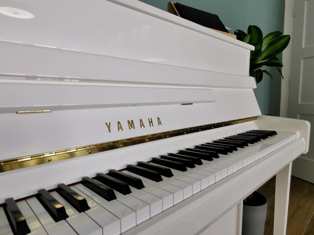Neues City Center Piano Appartement Mit Netflix كلاغنفورت المظهر الخارجي الصورة